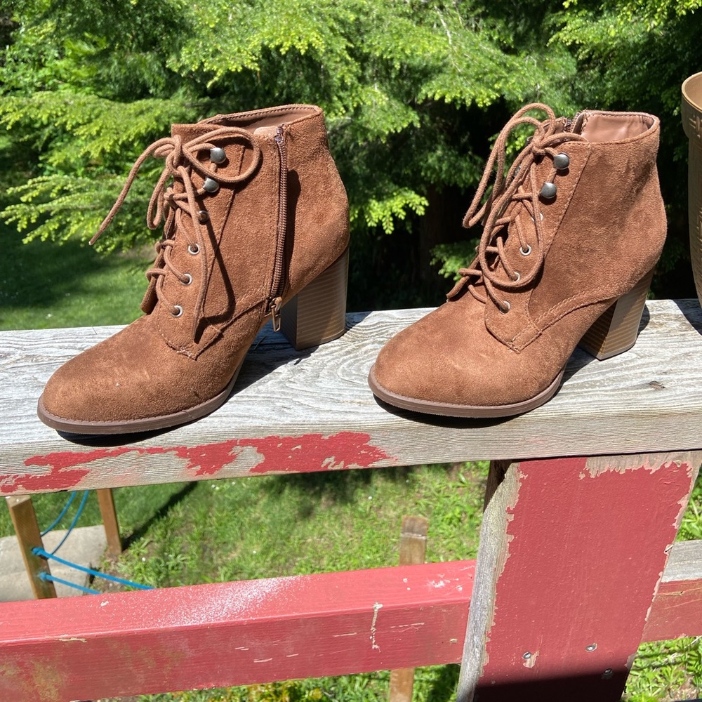 Bootie suede